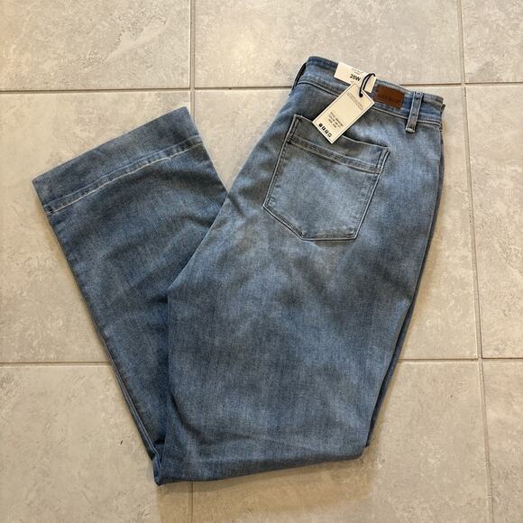 Judy Blue Women’s Mid Rise Wide Leg Jeans Stretch Denim Sz 20W Plus 34” In NWT - Picture 1 of 8